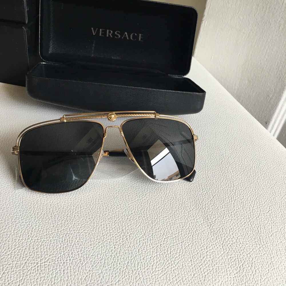VERSACE Dark Grey Rectangular Men’s Sunglasses VE2242 100287 61 - Picture 7 of 14